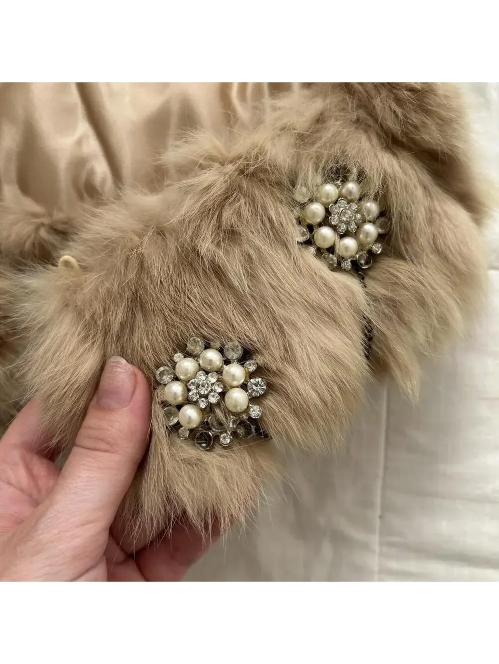 Axes Femme Camel Rabbit Fur Pearl Rhinestone Detachable Collar Japan